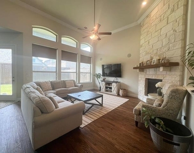 10505 Wintergreen Drive - Photo Thumbnail 6