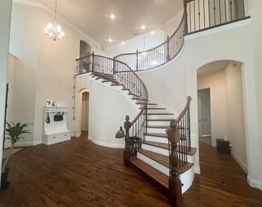 10505 Wintergreen Drive - Photo Thumbnail 2