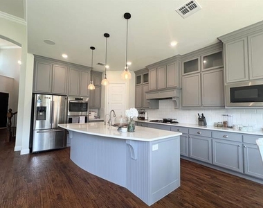 10505 Wintergreen Drive - Photo Thumbnail 4