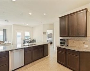 705 Anson Court - Photo Thumbnail 17