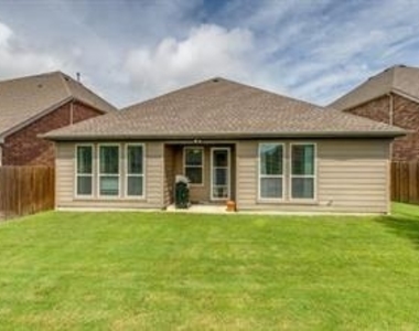705 Anson Court - Photo Thumbnail 23