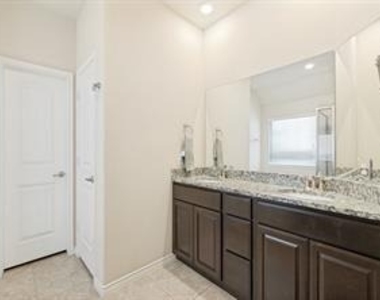 705 Anson Court - Photo Thumbnail 22