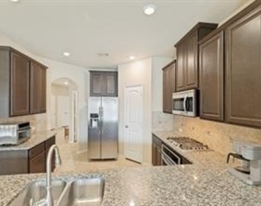 705 Anson Court - Photo Thumbnail 13