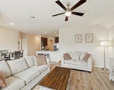 705 Anson Court - Photo Thumbnail 7