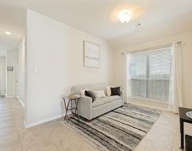705 Anson Court - Photo Thumbnail 10