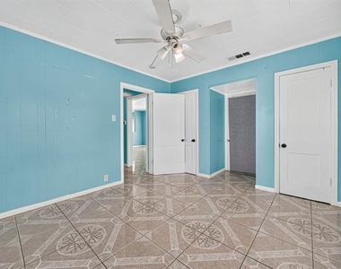907 Buckalew Street - Photo Thumbnail 19
