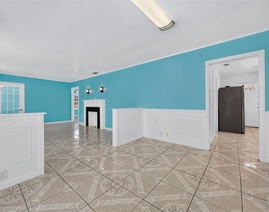907 Buckalew Street - Photo Thumbnail 7