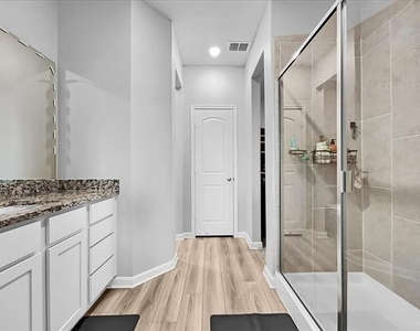 2112 Erlinda Drive - Photo Thumbnail 12
