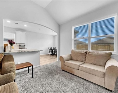 2112 Erlinda Drive - Photo Thumbnail 3