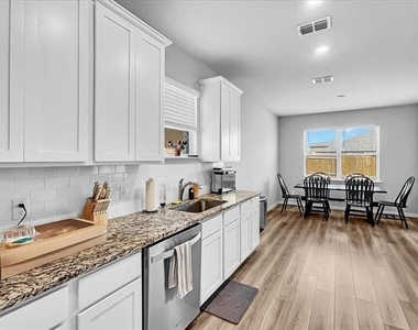 2112 Erlinda Drive - Photo Thumbnail 7