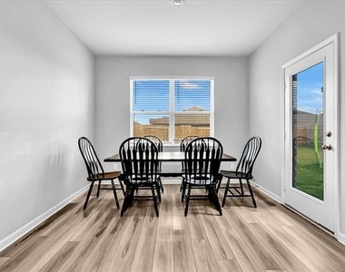 2112 Erlinda Drive - Photo Thumbnail 8