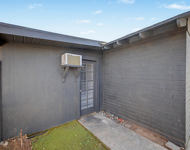 317 N Elm Street - Photo Thumbnail 36