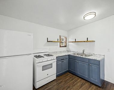 317 N Elm Street - Photo Thumbnail 29