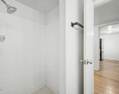 317 N Elm Street - Photo Thumbnail 25