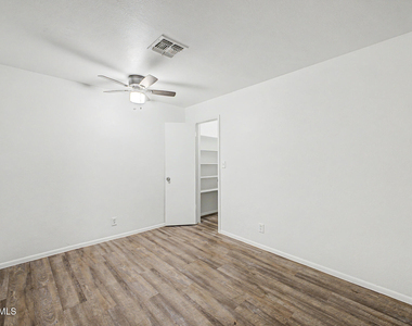 317 N Elm Street - Photo Thumbnail 15