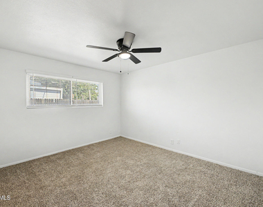317 N Elm Street - Photo Thumbnail 22