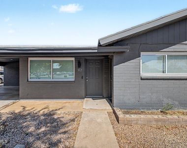 317 N Elm Street - Photo Thumbnail 4