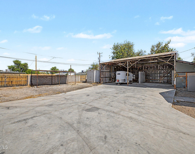 317 N Elm Street - Photo Thumbnail 39