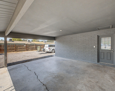 317 N Elm Street - Photo Thumbnail 3