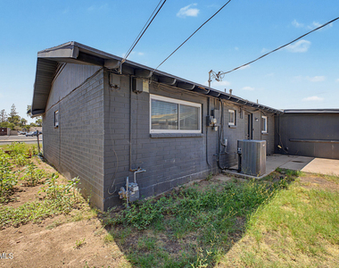 317 N Elm Street - Photo Thumbnail 38