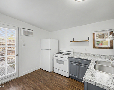 317 N Elm Street - Photo Thumbnail 28