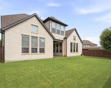 1014 Devonshire Drive - Photo Thumbnail 27