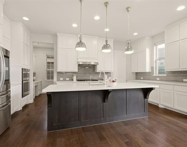 1014 Devonshire Drive - Photo Thumbnail 3