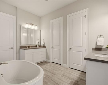 1014 Devonshire Drive - Photo Thumbnail 11