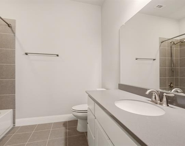1014 Devonshire Drive - Photo Thumbnail 22