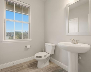 1014 Devonshire Drive - Photo Thumbnail 20