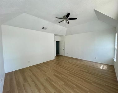 7520 Sunburst Trail - Photo Thumbnail 13