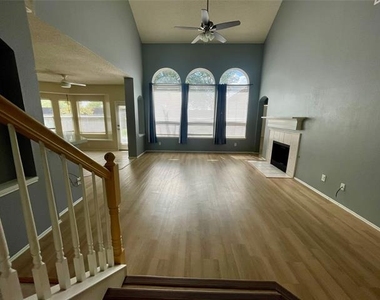 7520 Sunburst Trail - Photo Thumbnail 4