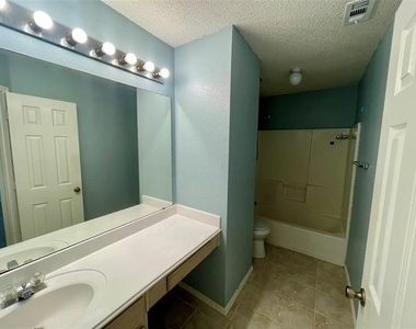 7520 Sunburst Trail - Photo Thumbnail 12