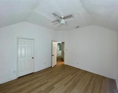7520 Sunburst Trail - Photo Thumbnail 14