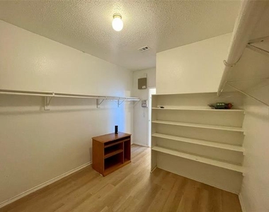 7520 Sunburst Trail - Photo Thumbnail 9