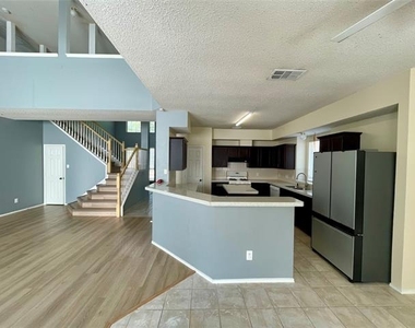 7520 Sunburst Trail - Photo Thumbnail 5