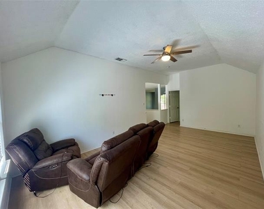 7520 Sunburst Trail - Photo Thumbnail 18
