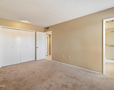 10528 W Tumblewood Drive - Photo Thumbnail 8