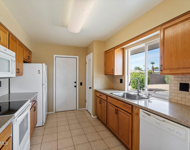 10528 W Tumblewood Drive - Photo Thumbnail 2