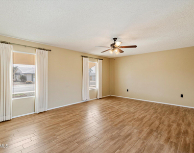 10528 W Tumblewood Drive - Photo Thumbnail 4