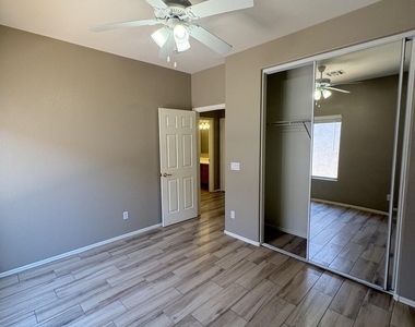 30239 N Bobcat Way - Photo Thumbnail 19