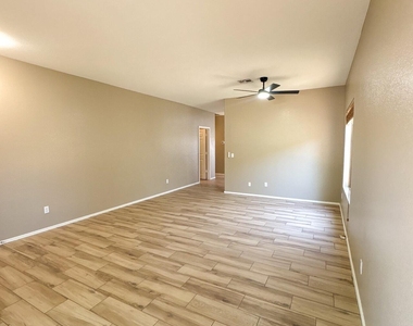 30239 N Bobcat Way - Photo Thumbnail 14