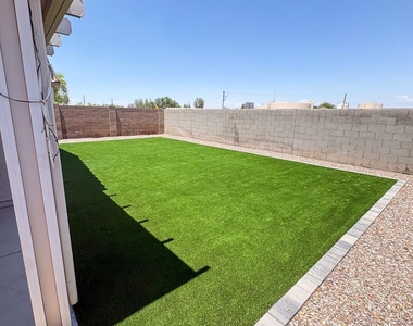 30239 N Bobcat Way - Photo Thumbnail 11