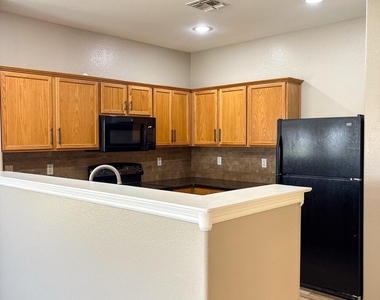 30239 N Bobcat Way - Photo Thumbnail 4