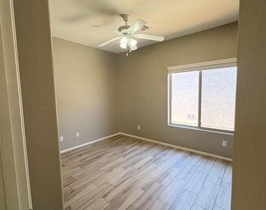 30239 N Bobcat Way - Photo Thumbnail 18