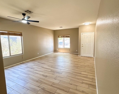 30239 N Bobcat Way - Photo Thumbnail 12