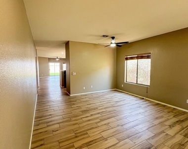 30239 N Bobcat Way - Photo Thumbnail 13