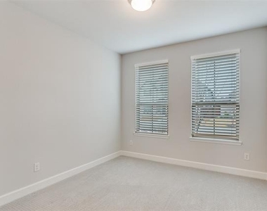 2121 Eastus Lane - Photo Thumbnail 8