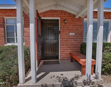 1923 W Earll Drive - Photo Thumbnail 5