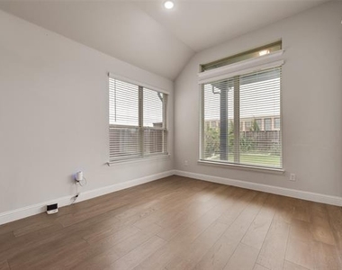 16524 Sage Crest Drive - Photo Thumbnail 3